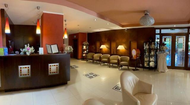 Hotel Pavla Piestany Bagian luar foto