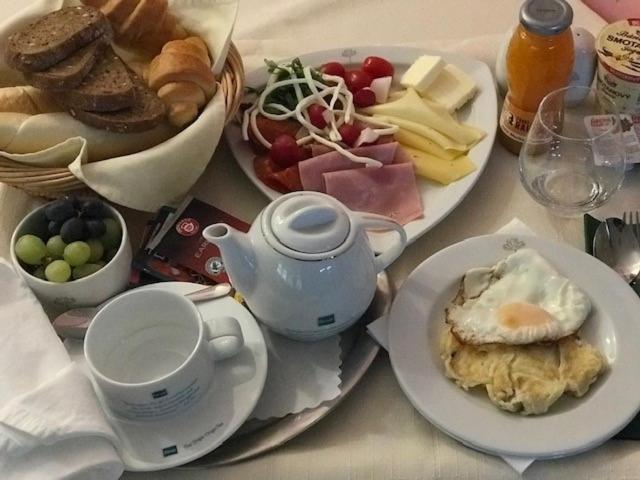 Hotel Pavla Piestany Bagian luar foto