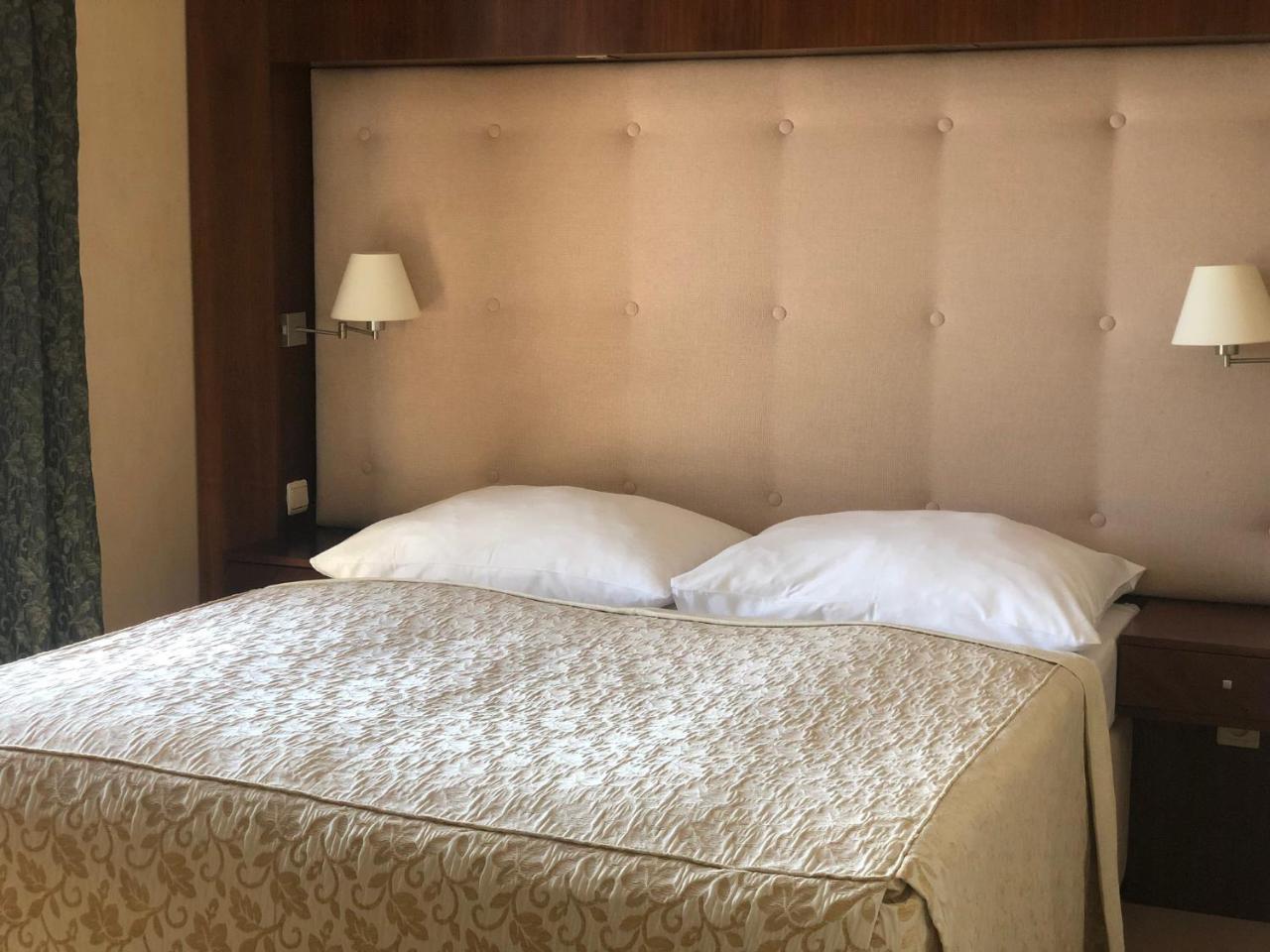 Hotel Pavla Piestany Bagian luar foto